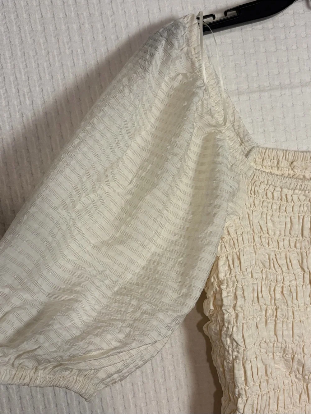 Old Navy Puff Sleeve Fitted Smocked Top Ivory Boho Casual Women’s Size L NEW